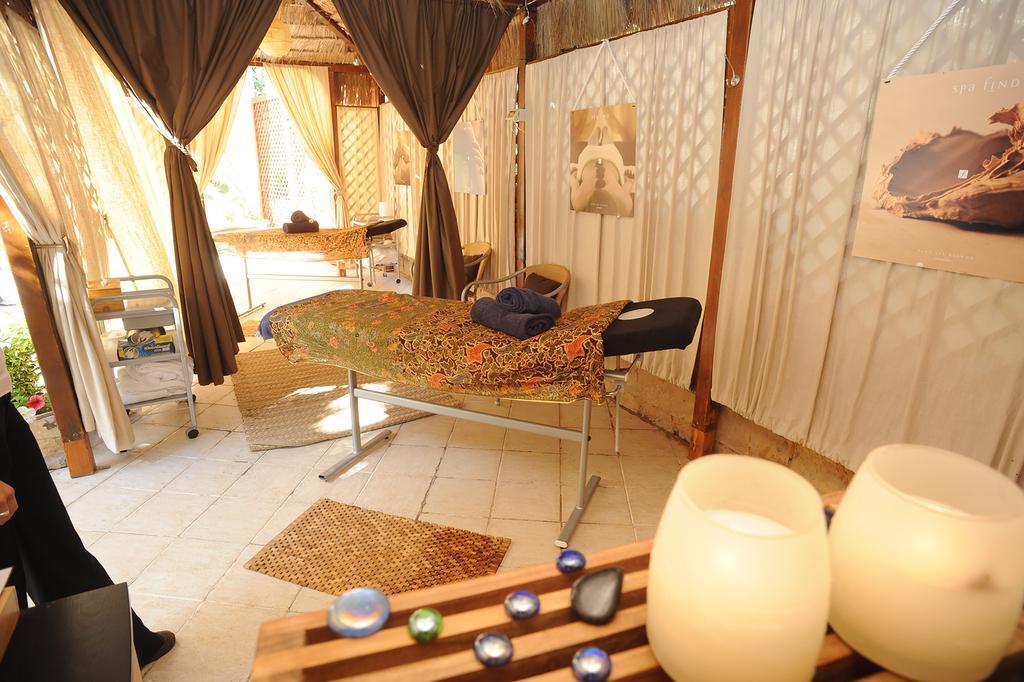 Fortina Spa Resort スリーマ エクステリア 写真 A massage room at a spa