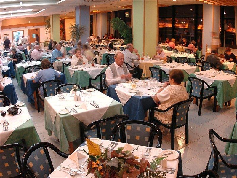 Fortina Spa Resort スリーマ エクステリア 写真 The dining room at the National Presbyterian Center