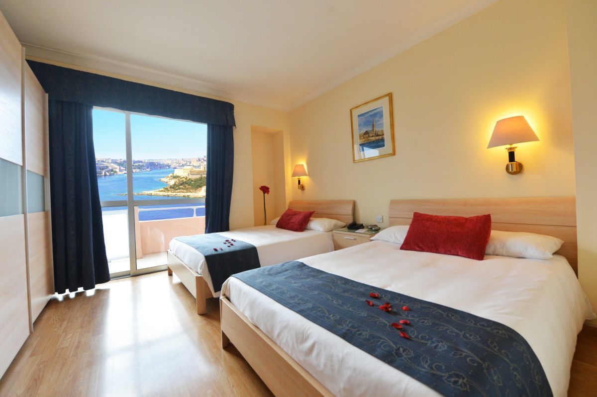 Fortina Spa Resort スリーマ エクステリア 写真 A typical hotel room