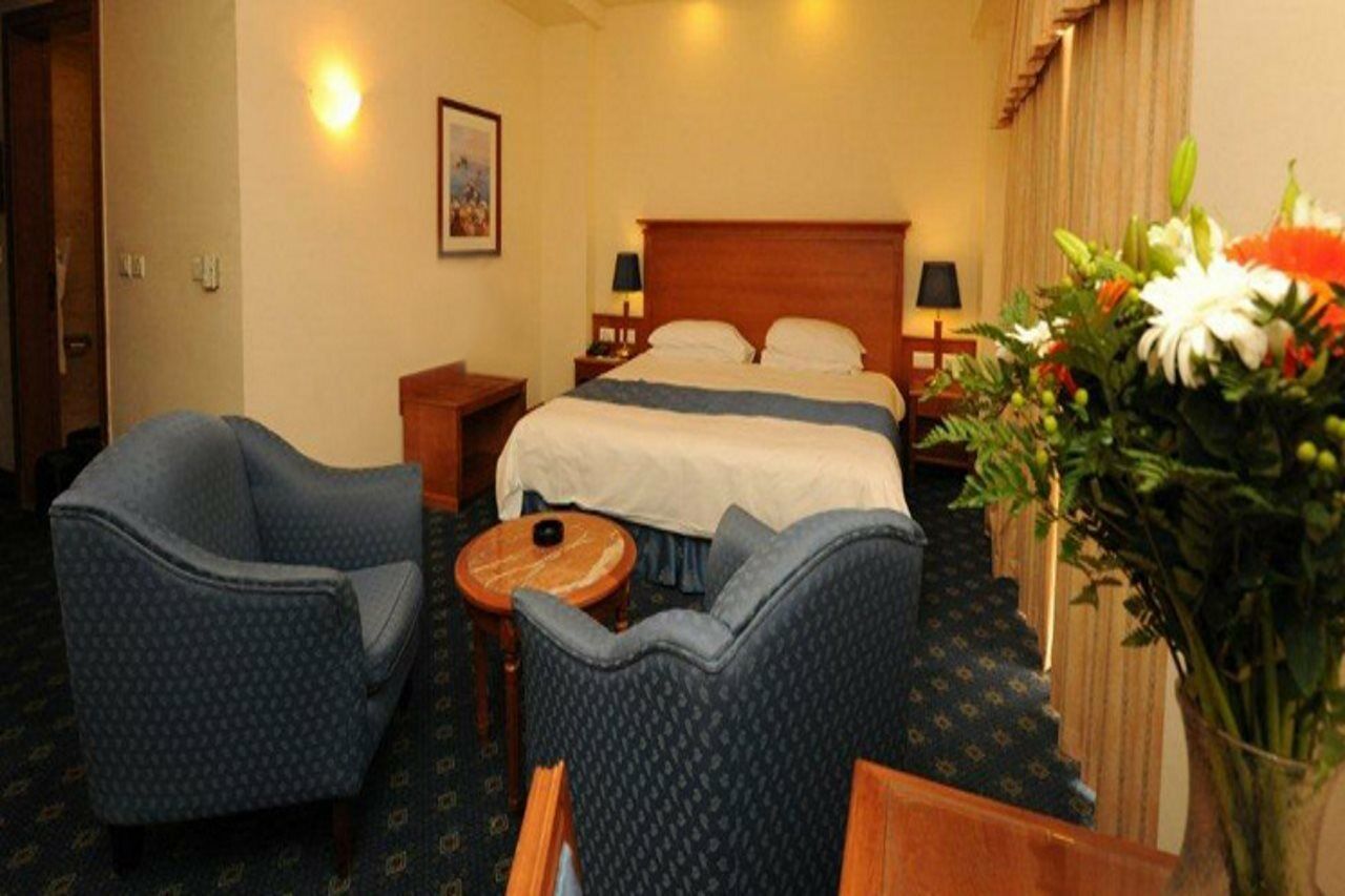 Fortina Spa Resort スリーマ エクステリア 写真 A room at the hotel