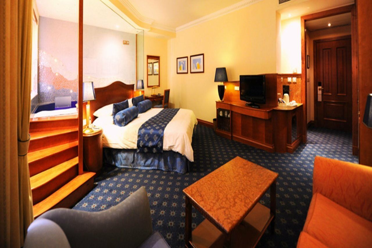 Fortina Spa Resort スリーマ エクステリア 写真 A suite at the hotel